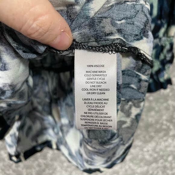 BeachLunchLounge Talia Blue Smocked Tunic Blouse - Size Small - Long Sleeves - Picture 8 of 9